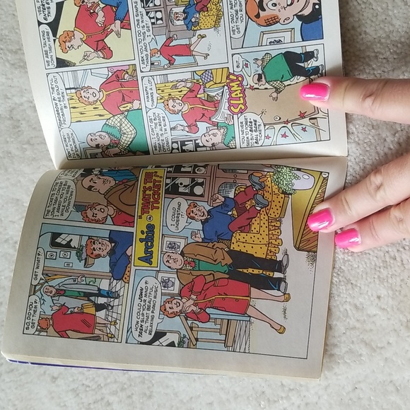 2 Archie Digest Magazine comics - Picture 7 of 8